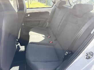 Volkswagen Up! 1.0 UP! LICHTE SCHADE! 2e EIGENAAR BOUWJAAR 2019  5650 EURO picture 9