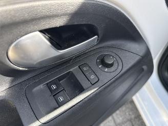 Volkswagen Up! 1.0 UP! LICHTE SCHADE! 2e EIGENAAR BOUWJAAR 2019  5650 EURO picture 8