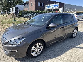 Coche accidentado Peugeot 308 1.2 PURE TECH EXECUTIVE LICHTE SCHADE! BOUWJAAR 2016 3999 EURO 2016/9