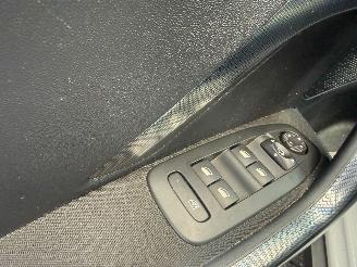 Peugeot 2008 1.2 puretech Allure AUT! navi pano camera picture 19