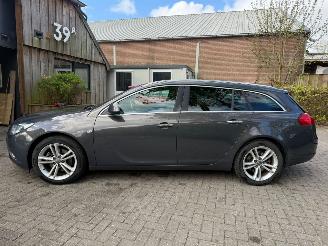 Vaurioauto  passenger cars Opel Insignia SPORTS TOURER 1.6 TURBO KM NAP 1E EIGENAAR 180PK 2013/2