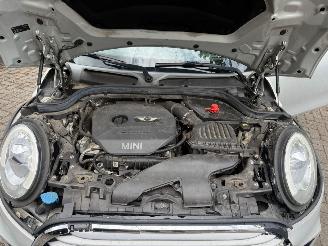 Mini Cooper 1.5 JWC PAKKET NL NAVI AIRCO LUXE UITVOERING picture 22