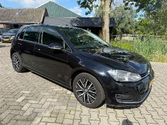Coche accidentado Volkswagen Golf 1.6 TDI AUT ALLSTAR NAVI NETTE AUTO 2016/11