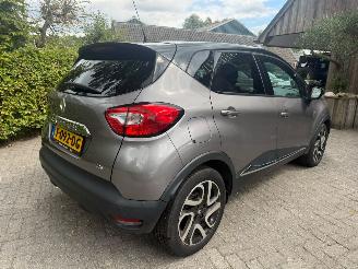 damaged passenger cars Renault Captur 1.2 AUTOMAAT AIRCO NAVI 2015/4