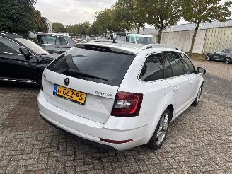 Skoda Octavia 1.6 TDI GREENTECH CL picture 6