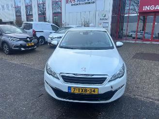 Damaged car Peugeot 308 1.6 THP ACTIVE 2014/5