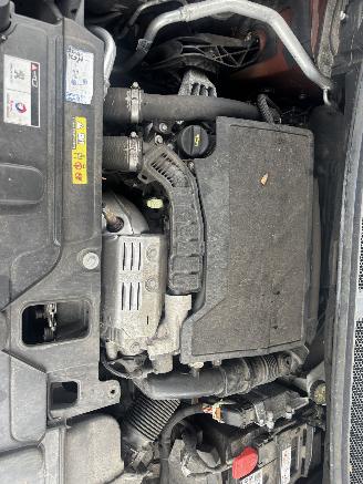 Peugeot 5008 BL ALLURE 1.2 7 PERSOONS GEEN SCHADE picture 17