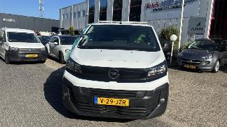 krockskadad bil auto Opel Vivaro 145 S&S L2 AUTOMAAT 2024/12