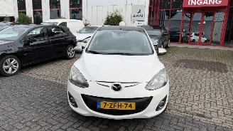 uszkodzony samochody osobowe Mazda 2 1.3 SILVER EDITION 2014/12