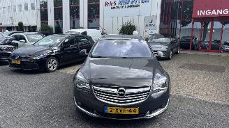 Voiture accidenté Opel Insignia SPORTS TOURER SW ECOFLEX BUSINESS+ 2014/11