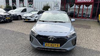 Voiture accidenté Hyundai Ioniq COMFORT EV 2018/12