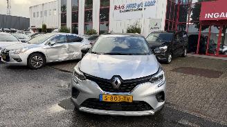krockskadad bil auto Renault Captur 1.0 TCE 90 EVOLUTION 2023/4