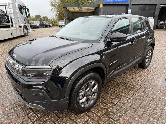 krockskadad bil auto Jeep Avenger 1.2-74 Kw 2025/2