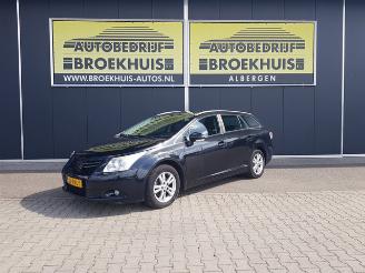 Voiture accidenté Toyota Avensis 1.8 VVTi Dynamic 2010/1
