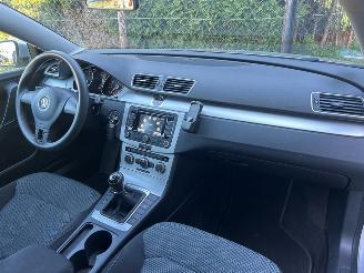 Volkswagen Passat Variant 1.6 TDI BlueMotion Executive Edition picture 17