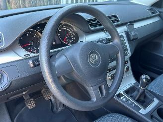 Volkswagen Passat Variant 1.6 TDI BlueMotion Executive Edition picture 18