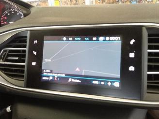 Peugeot 308 308 SW (L4/L9/LC/LJ/LR), Combi 5-drs, 2014 / 2021 1.2 12V e-THP PureTech 130 picture 27