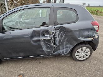 Peugeot 108 1.0 12v picture 5