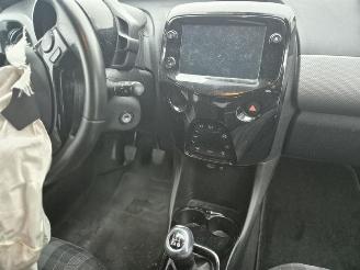 Peugeot 108 1.0 12v picture 6