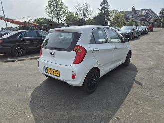 skadebil auto Kia Picanto 1.0 12v 2014/11