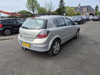 Vaurioauto  passenger cars Opel Astra SW 1.6 16v 2010/6