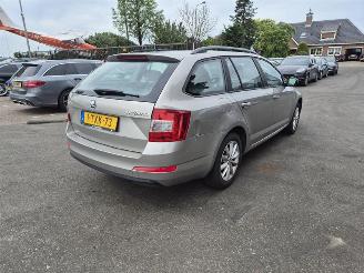 Voiture accidenté Skoda Octavia Combi 1.2 TSi 2014/6