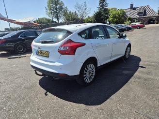 skadebil auto Ford Focus 1.6 EcoBoost 2011/7