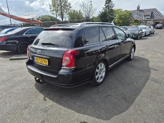 skadebil auto Toyota Avensis Wagon 2.0 16v 2006/9