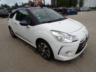 Citroën DS3 Cabrio 1.2 VTi Chic picture 2