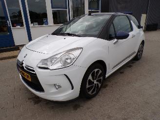 Damaged car Citroën DS3 Cabrio 1.2 VTi Chic 2013/9