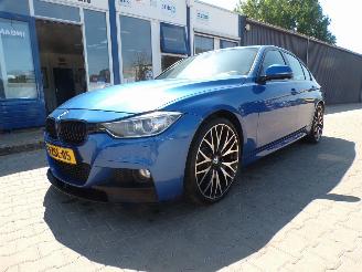 krockskadad bil auto BMW 3-serie  2015/3