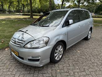 Voiture accidenté Toyota Avensis-verso  2004/1