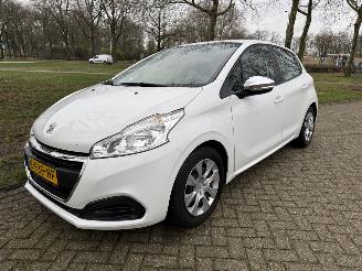 Unfallwagen Peugeot 208  2017/1