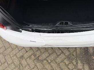 Peugeot 208  picture 11