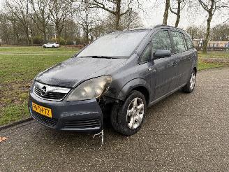 Coche accidentado Opel Zafira  2006/1