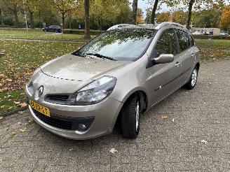 skadebil auto Renault Clio  2008/1