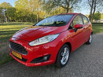 skadebil auto Ford Fiesta  2014/1