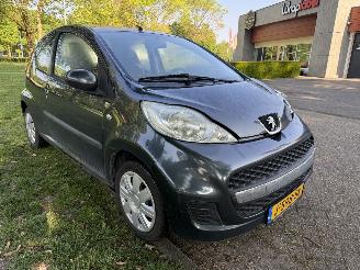Peugeot 107  picture 7