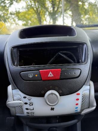 Peugeot 107  picture 21