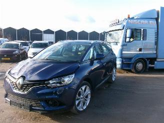 Vaurioauto  passenger cars Renault Grand-scenic 1.8 Dci Corporate Edition 2020/2