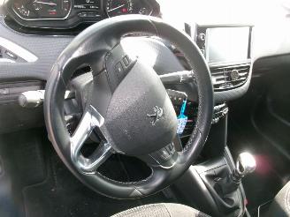 Peugeot 208 1.2 Allure 5 DRS picture 24