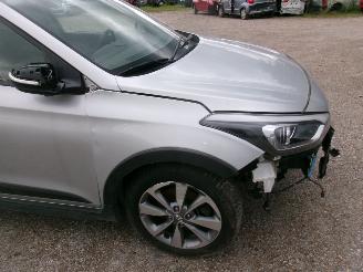 Hyundai I-20 1.0 Cross picture 12