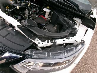 Nissan Qashqai 1.2 LE Sport - N-Connect picture 9