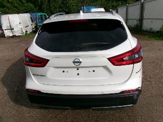 Nissan Qashqai 1.2 LE Sport - N-Connect picture 17