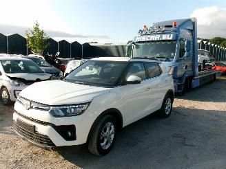 skadebil auto Ssang yong Tivoli 1.5 Comfort - Automatic 2022/12