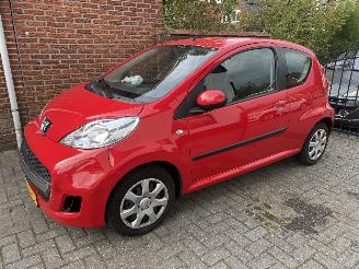 Voiture accidenté Peugeot 107 Automaat 2009/6