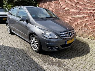 Mercedes B-klasse 180 Business Class bak en motor uitgevallen picture 17