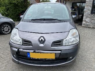 Renault Modus Automaat 1.6 82KW VASTE PRIJS picture 3