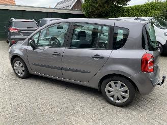 Renault Modus Automaat 1.6 82KW VASTE PRIJS picture 14