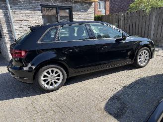 Unfallwagen Audi A3 Automaat SPORTBACK 1.2 TFSI Attraction 5drs 2014/4